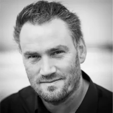 Oliver Dickinson - Owner of Different View Photography profile picture